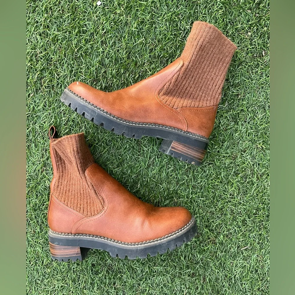 Universal Thread Sock Boots Knit Chelsea Brown Faux Leather Sz(10)